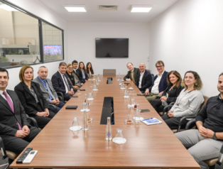 Başkan Tugay’a Floransa heyetinden ziyaret Başkan Tugay’a Floransa heyetinden ziyaret