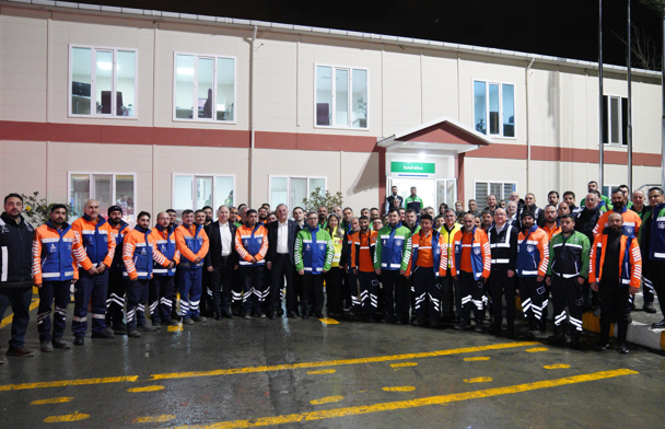 İBB Başkan Vekili Aslan, İSTAÇ personeli ile sahurda buluştu İBB Başkan Vekili Aslan, İSTAÇ personeli ile sahurda buluştu