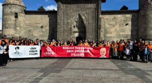 LÖSEV gençlerinden Erzurum’da ve Erzincan’da farkındalık etkinliği