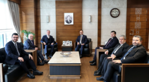 Başkan Büyükkılıç, Bakan Kacır ile görüştü Başkan Büyükkılıç, Bakan Kacır ile görüştü