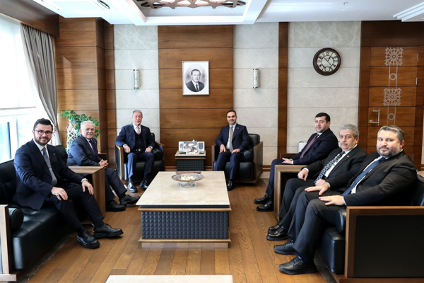 Başkan Büyükkılıç, Bakan Kacır ile görüştü Başkan Büyükkılıç, Bakan Kacır ile görüştü
