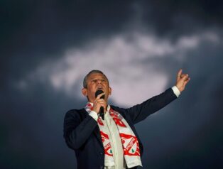 CHP Genel Başkanı Özel’den Galatasaray’a tebrik CHP Genel Başkanı Özel’den Galatasaray’a tebrik