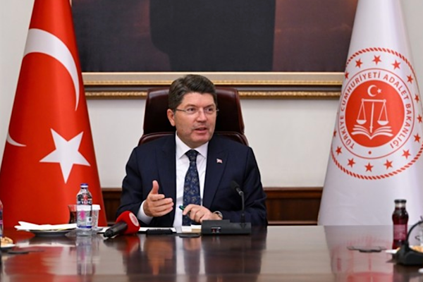 Tunç: Yeni ve sivil bir anayasa milletimize karşı en önemli borcumuzdur