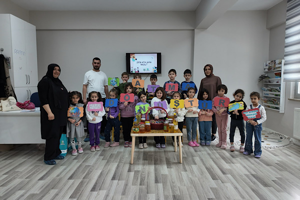 Alparslan Anaokulu’nda sıfır atık eğitimi gerçekleştirildi Alparslan Anaokulu’nda sıfır atık eğitimi gerçekleştirildi