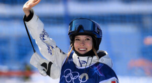 Çinli sporcu Gu Ailing, kadınlar serbest stil kayak Halfpipe’ta altın madalya kazandı