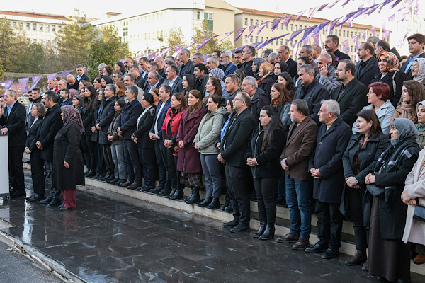 Diyarbakır’da kayyım uygulamalarına ilişkin basın açıklaması düzenlendi Diyarbakır’da kayyım uygulamalarına ilişkin basın açıklaması düzenlendi