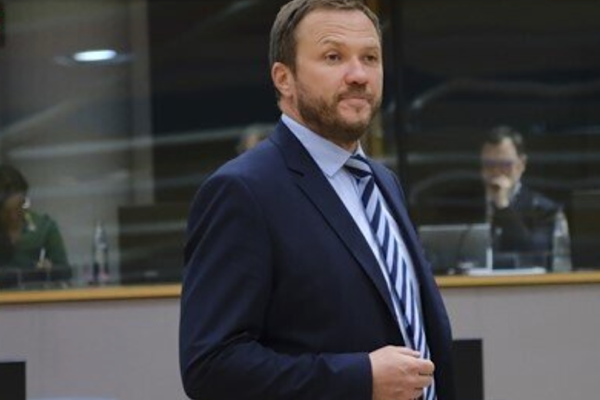 Tsahkna: Sınırlar Rus savaşçılara kapatılmalı Tsahkna: Sınırlar Rus savaşçılara kapatılmalı