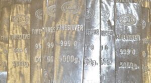 Gümüş iki günlük toparlanmanın ardından geri çekildi