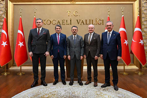 CHP Kocaeli Milletvekilleri ve İl Başkanı, Vali Aktaş’ı ziyaret etti