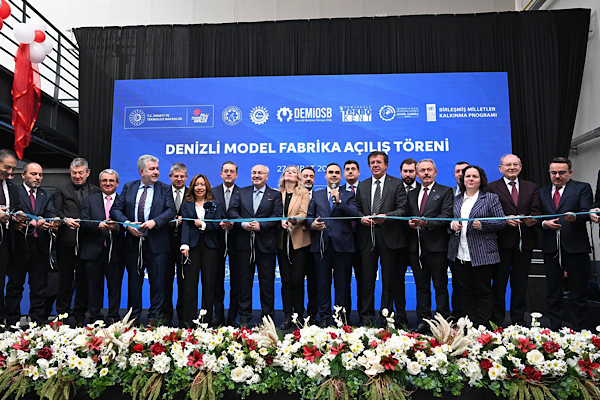 Kacır: Denizli’de 242 milyar liralık sabit yatırımın önünü açtık Kacır: Denizli’de 242 milyar liralık sabit yatırımın önünü açtık