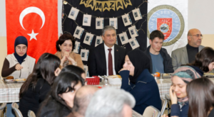 Vali Yavuz, öğrencilerle iftarda buluştu