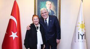 Dervişoğlu, Türk halk müziği sanatçısı Akkiraz’ı kabul etti Dervişoğlu, Türk halk müziği sanatçısı Akkiraz’ı kabul etti