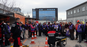 Maltepeli kadınlar afetlere müdahaleyi uygulamalı öğrendi