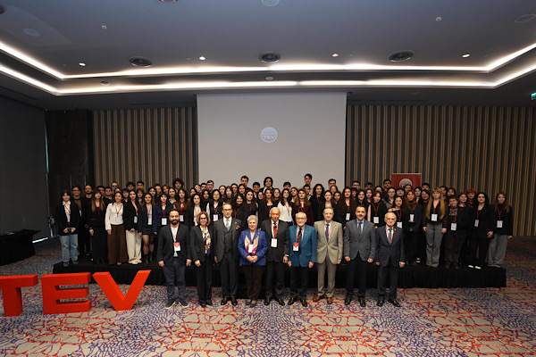 TEV, Üstün Başarı Bursu ile gençleri desteklemeye devam ediyor