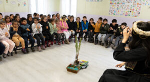 “Masal Yolcuları” 5 bin öğrencinin hayal dünyasına misafir olacak