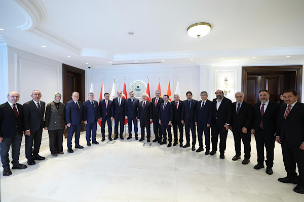 Konya protokolünden İçişleri Bakanı Çiftçi’ye ziyaret Konya protokolünden İçişleri Bakanı Çiftçi’ye ziyaret