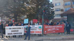 Tüm Emeklilerin Sendikası’ndan ”Geçinemiyoruz” eylemi Tüm Emeklilerin Sendikası’ndan ”Geçinemiyoruz” eylemi