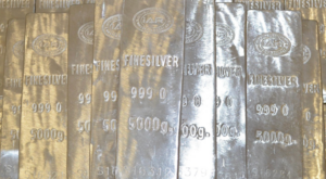 Gümüş toparlanarak yeniden 70 doların üzerine çıktı Gümüş toparlanarak yeniden 70 doların üzerine çıktı