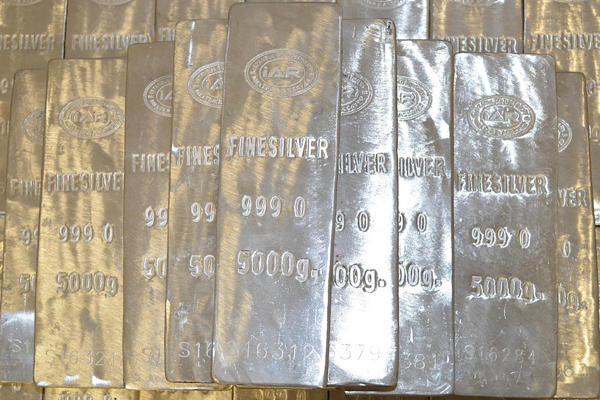 Gümüş toparlanarak yeniden 70 doların üzerine çıktı Gümüş toparlanarak yeniden 70 doların üzerine çıktı