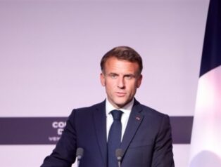 Macron: Fransa, yapay zekada bilime dayalı büyük yatırımlarla ilerliyor