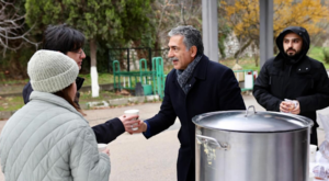 Gemlik’te sıcak çorba ikramı