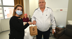 Yalova Belediyesi ekipleri, hastane ziyaretlerini sürdürüyor Yalova Belediyesi ekipleri, hastane ziyaretlerini sürdürüyor