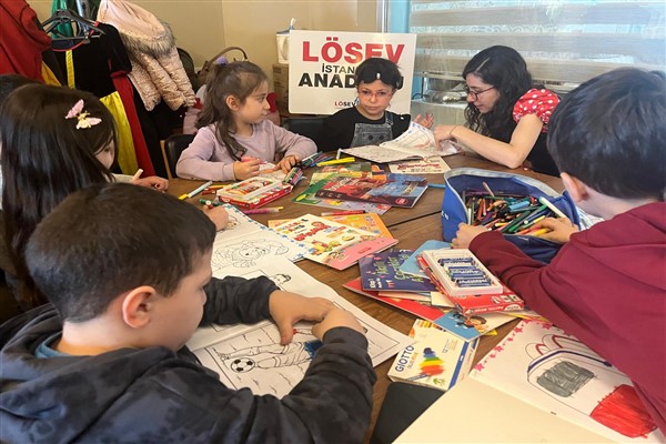 LÖSEV İstanbul sevgi gününü anne ve çocuklarla kutladı LÖSEV İstanbul sevgi gününü anne ve çocuklarla kutladı