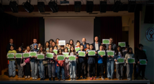 Bornova’da 179 genç sertifikalarını aldı Bornova’da 179 genç sertifikalarını aldı