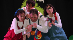 Bursa’da ”Bir Sesin Peşinde” oyunu sahnelendi Bursa’da ”Bir Sesin Peşinde” oyunu sahnelendi