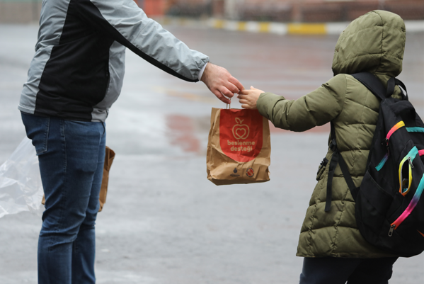 İBB, öğrencilere yönelik desteklerini sürdürüyor İBB, öğrencilere yönelik desteklerini sürdürüyor