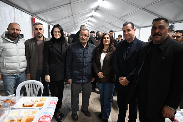 Çerçioğlu, vatandaşlarla iftar sofrasında buluştu Çerçioğlu, vatandaşlarla iftar sofrasında buluştu