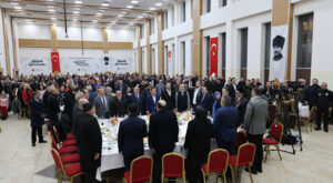 Başkan Özarslan, Ramazan’ın ilk iftarında şehit aileleri ile bir araya geldi Başkan Özarslan, Ramazan’ın ilk iftarında şehit aileleri ile bir araya geldi