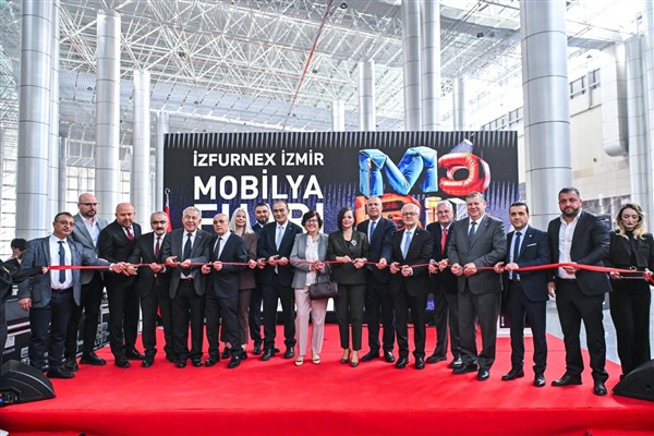 İzmir Mobilya Fuarı kapılarını açtı