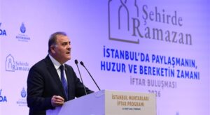 İBB Başkanvekili Aslan, muhtarlarla iftar programında bir araya geldi