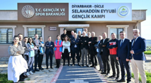 Vali Zorluoğlu, Dicle Kampı’nda gençlerle buluştu