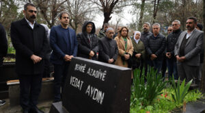 Eşbaşkan Hatun’dan Vedat Aydın’ın mezarına bayram ziyareti