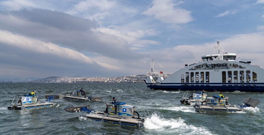 İzmir Körfezi temizliği için 5 amfibi araç alınacak İzmir Körfezi temizliği için 5 amfibi araç alınacak
