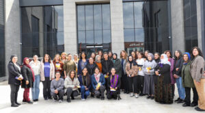 Kayapınar’da tekstil işçisi kadınlar ziyaret edildi