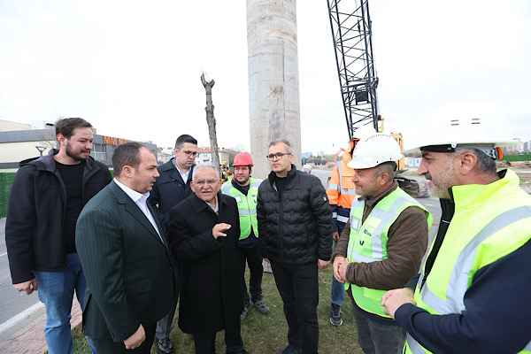Başkan Büyükkılıç, Kartal Katlı Kavşağı projesini sahada inceledi Başkan Büyükkılıç, Kartal Katlı Kavşağı projesini sahada inceledi