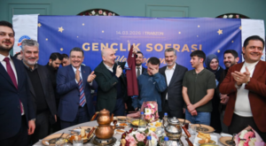 Başkan Genç, sahurda gençlerle bir araya geldi Başkan Genç, sahurda gençlerle bir araya geldi