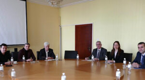 Shtonova, sosyal ortaklarla diyalog sürecini başlattı