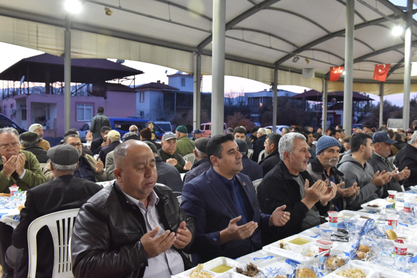 Kepez’in iftar sofraları Başköy ve Gaziler’e kuruldu