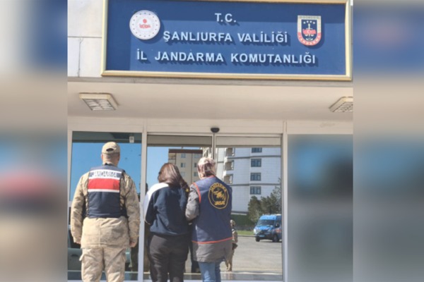 Şanlıurfa’da 35 yıl hapis cezası ile aranan kişi yakalandı Şanlıurfa’da 35 yıl hapis cezası ile aranan kişi yakalandı