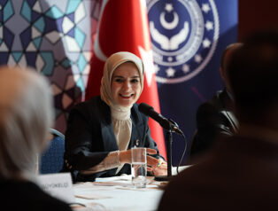 Bakan Göktaş: Mazlumun ve mağdurun yanında olmayı sürdüreceğiz Bakan Göktaş: Mazlumun ve mağdurun yanında olmayı sürdüreceğiz