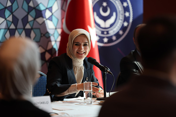 Bakan Göktaş: Mazlumun ve mağdurun yanında olmayı sürdüreceğiz Bakan Göktaş: Mazlumun ve mağdurun yanında olmayı sürdüreceğiz