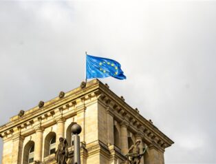 Kos’tan Sırbistan seçimlerindeki olayların soruşturulması çağrısı Kos’tan Sırbistan seçimlerindeki olayların soruşturulması çağrısı