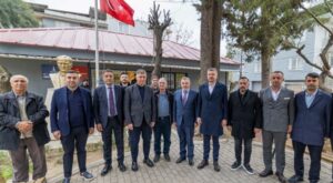 Başkan Tugay, Buca’da vatandaşlarla bayramlaştı