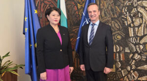 Naydenov, Moğolistan Büyükelçisi Sayanaa ile bir araya geldi