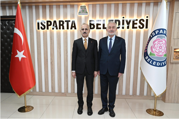 Bakan Uraloğlu: Isparta’da güzel işler yapılıyor