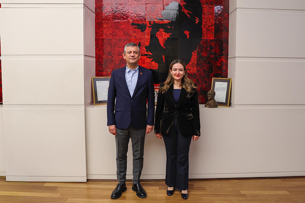 Başkan Vekili Özdemir, CHP Genel Başkanı Özel’i ziyaret etti Başkan Vekili Özdemir, CHP Genel Başkanı Özel’i ziyaret etti